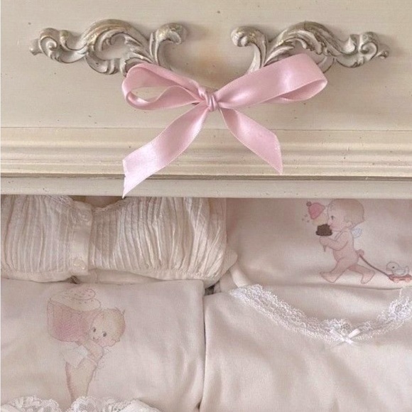 Meet your Posher, Riri - Picture 1 of 1